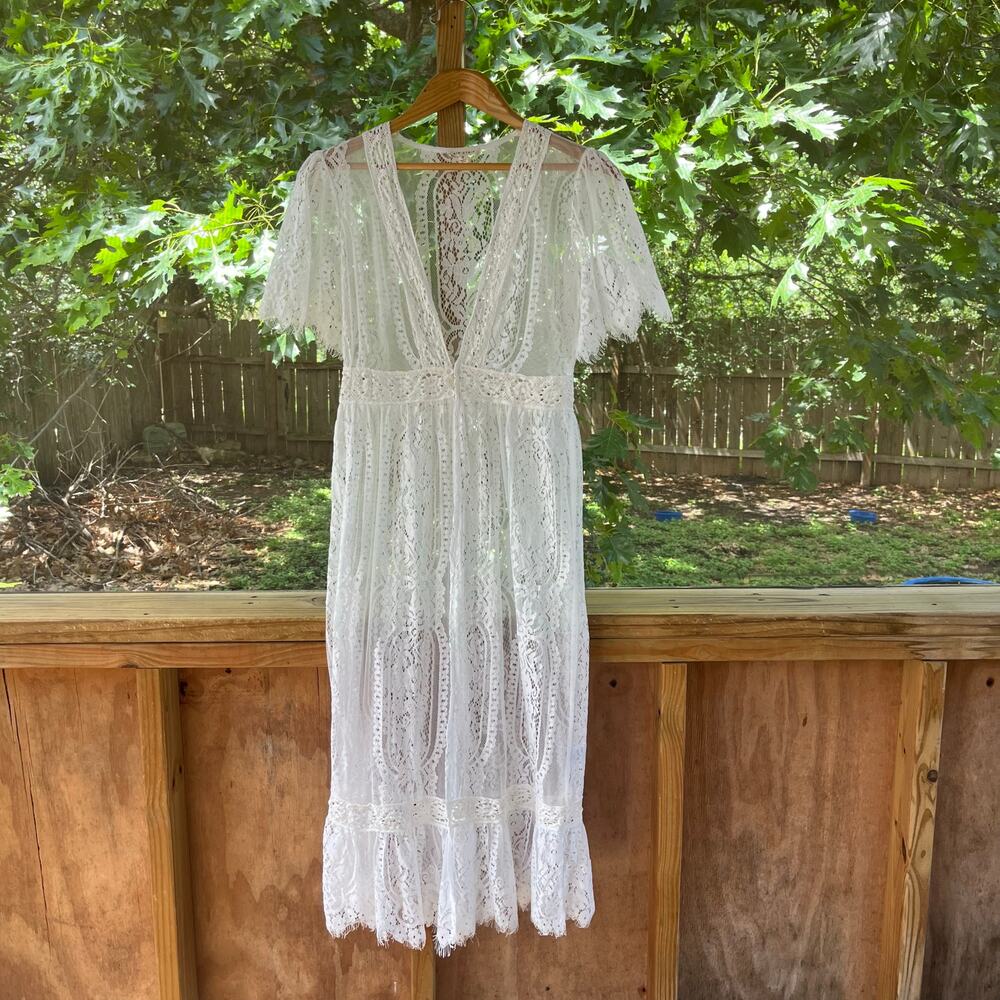 Main Strip Women's White Lace Midi Topper Cardigan Size S